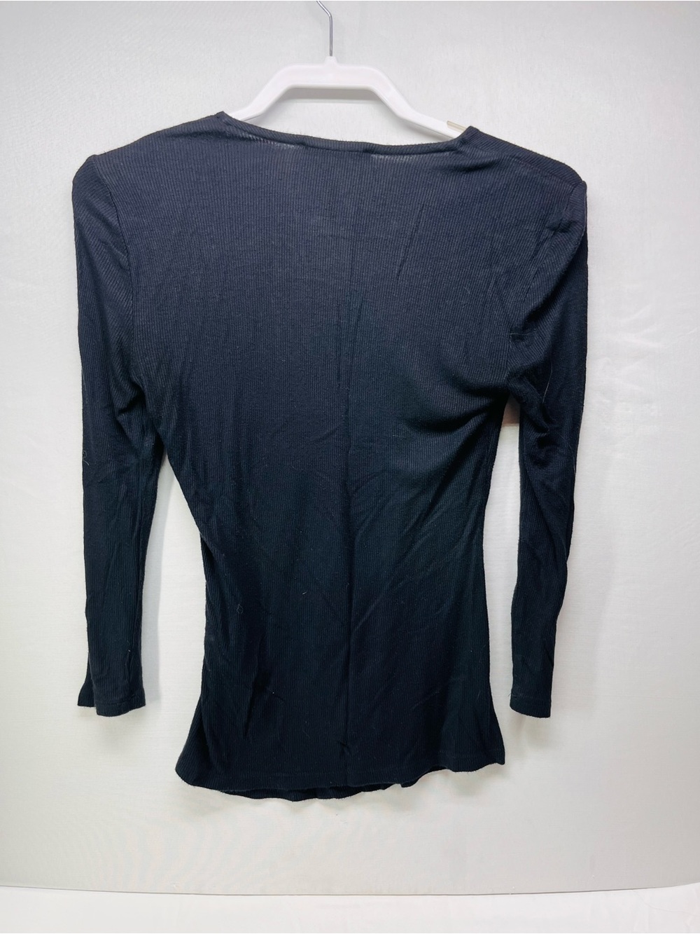 INC International Concepts Black V-Neck Long Sleeve Tee - Picture 3 of 5